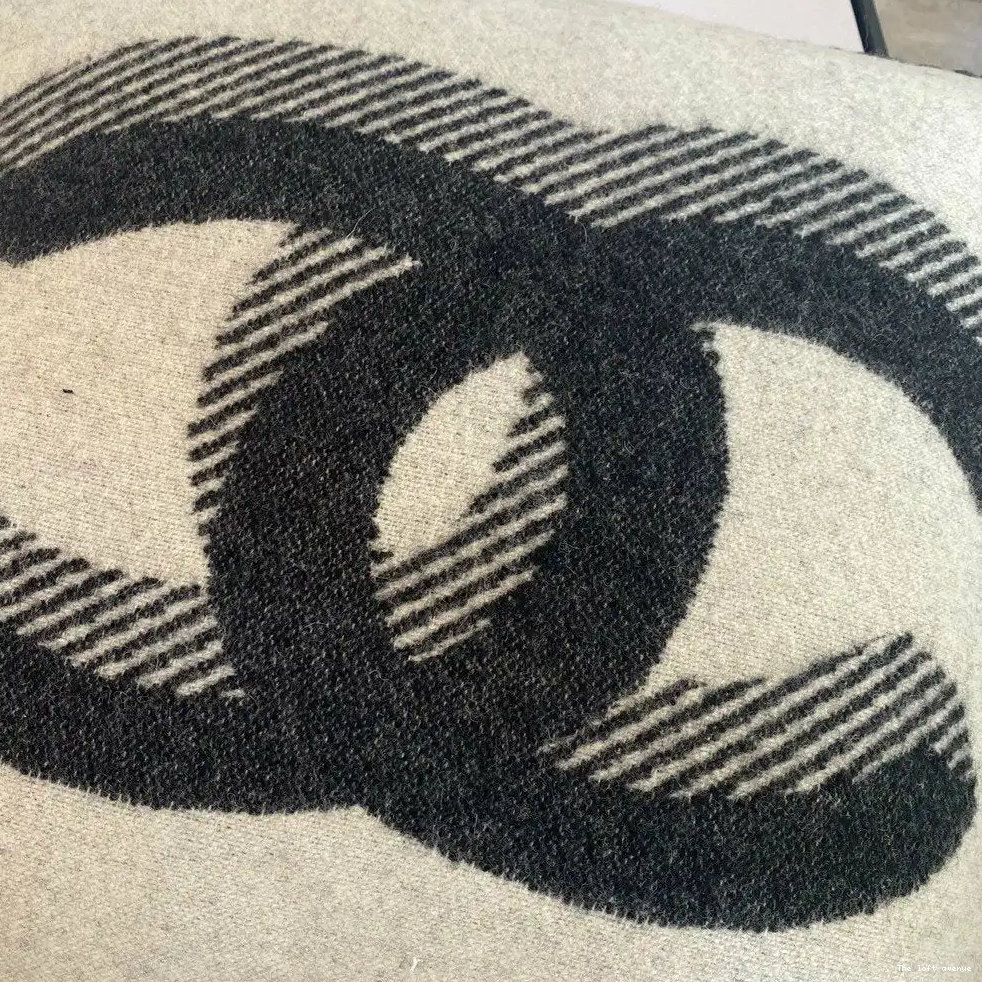 WOOL PILLOW 2.0 THROW COCO 0602